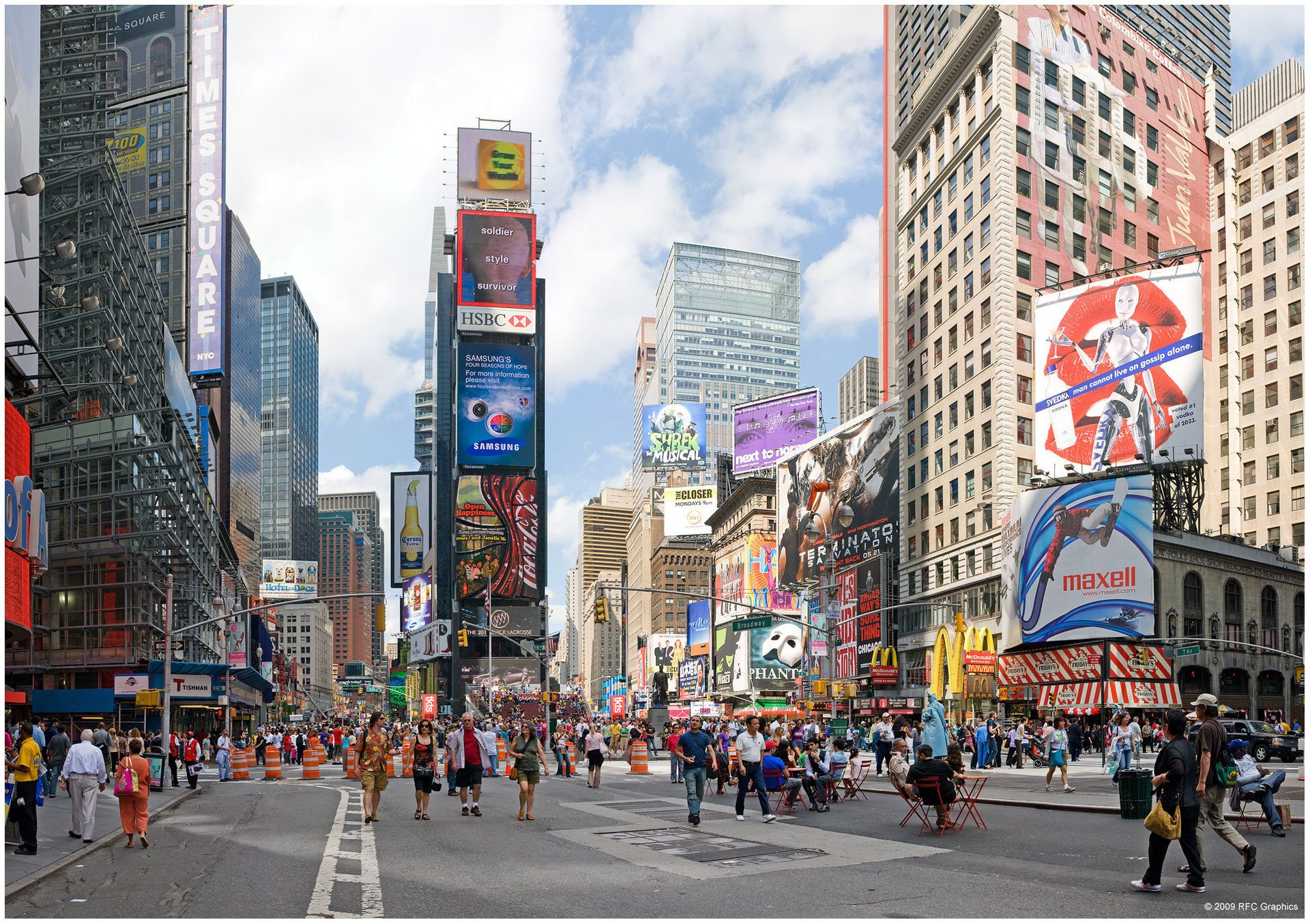 nueva york américas calle ciudad américa los e. e. u. u. rascacielos peatones personas nubes cielo metrópolis señalización publicidad escaparates