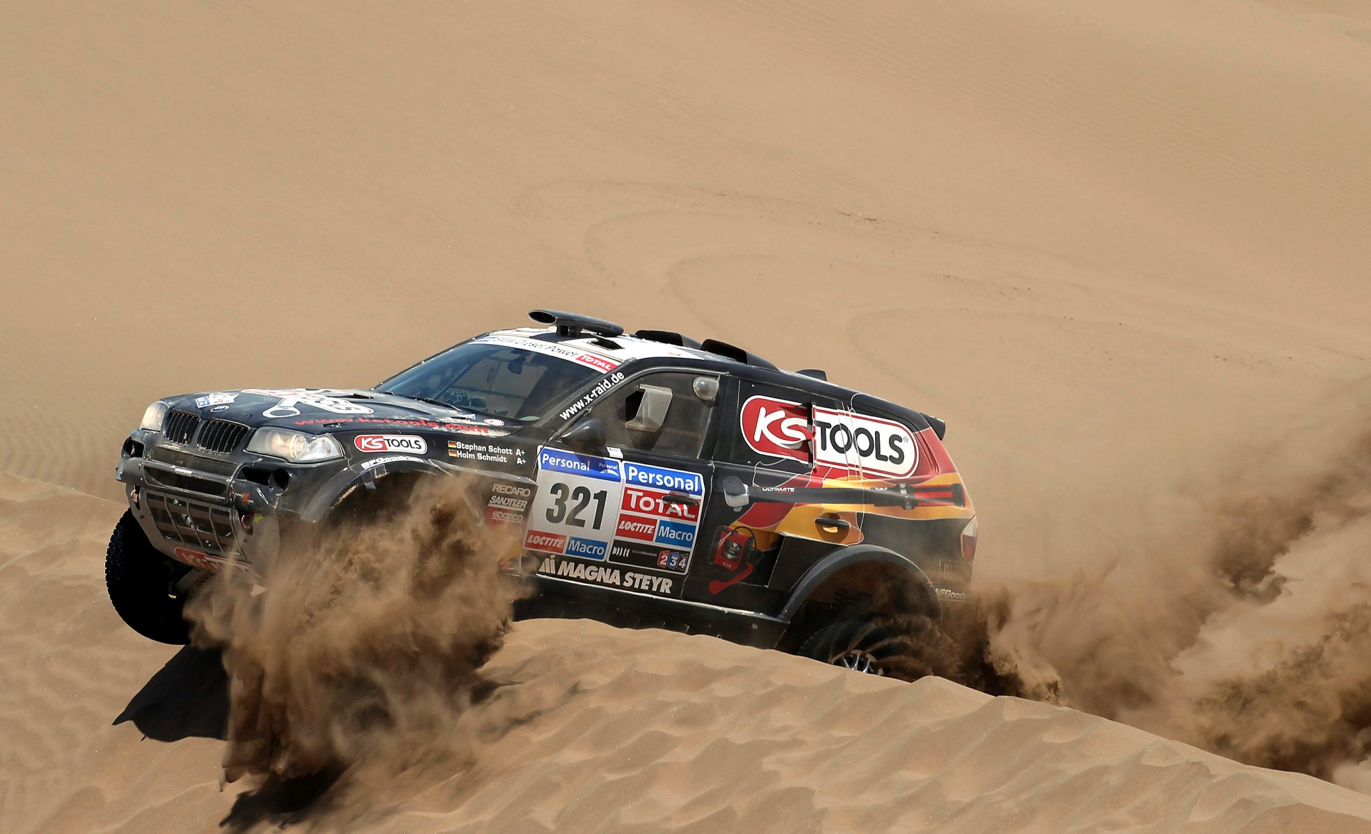 bmw x3 noir dakar rallye dune désert sable course auto suv