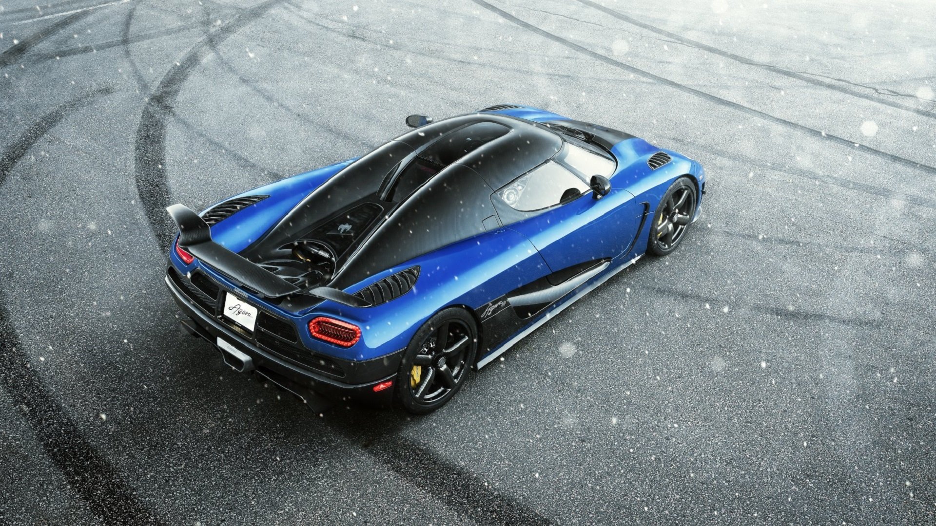 koenigsegg agera hh blue supercar snow rear top view