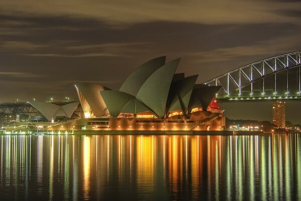 El teatro en Sydney es como un cuento de hadas y recomendado para todos para visitar