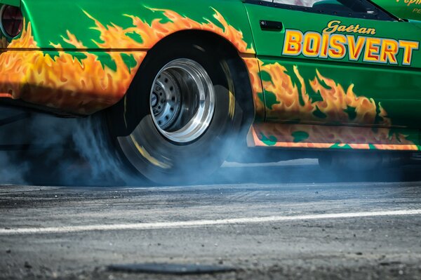 Nuevo tipo de neumáticos para carreras en pista
