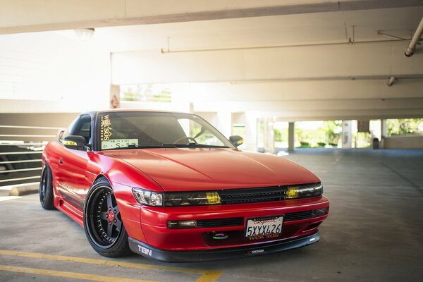 Стильный Nissan Silvia красного цвета