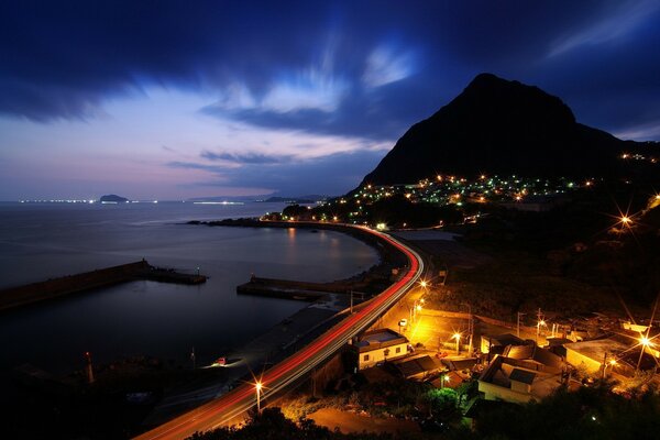 A calming photo with a night road