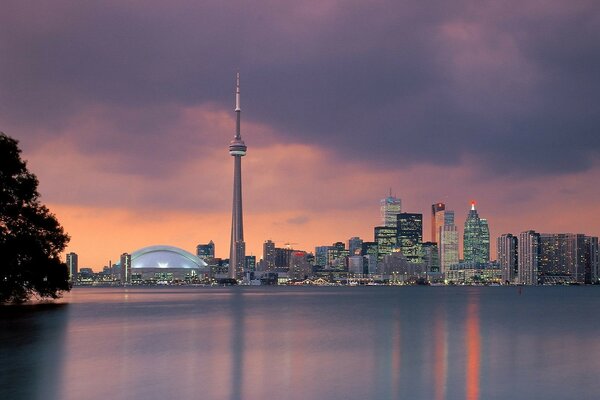 Coucher de soleil d automne de Toronto, une ville au Canada