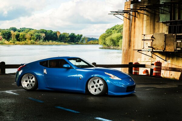 Syntonisé bleu Nissan 370Z