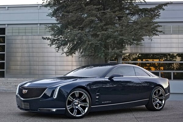 Voiture bleue Cadillac elmiraj