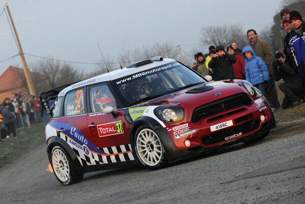 Mini cooper at the Carlos del barrio races