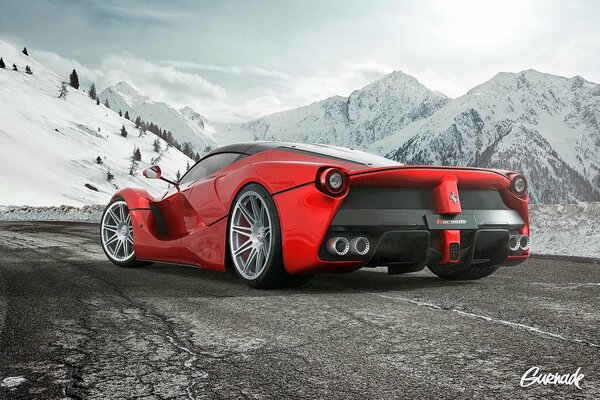 Deportivo hipercoche rojo Ferrari McLaren en una carretera Nevada