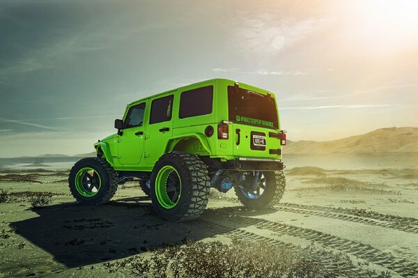 Jeep Wrangler adv1 en pista sobre ruedas forjadas