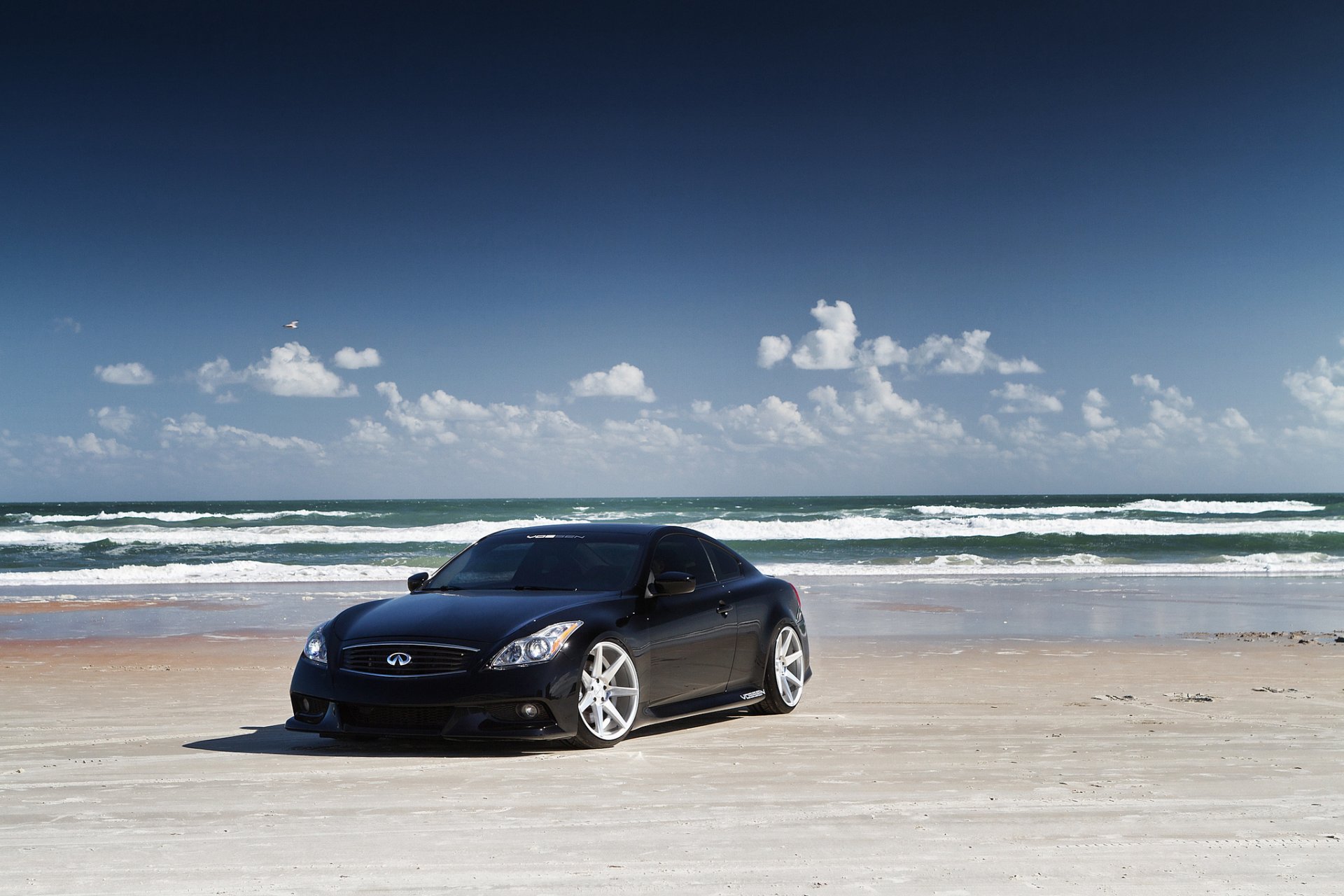 infiniti g37 nero vossen infiniti nero di fronte spiaggia mare