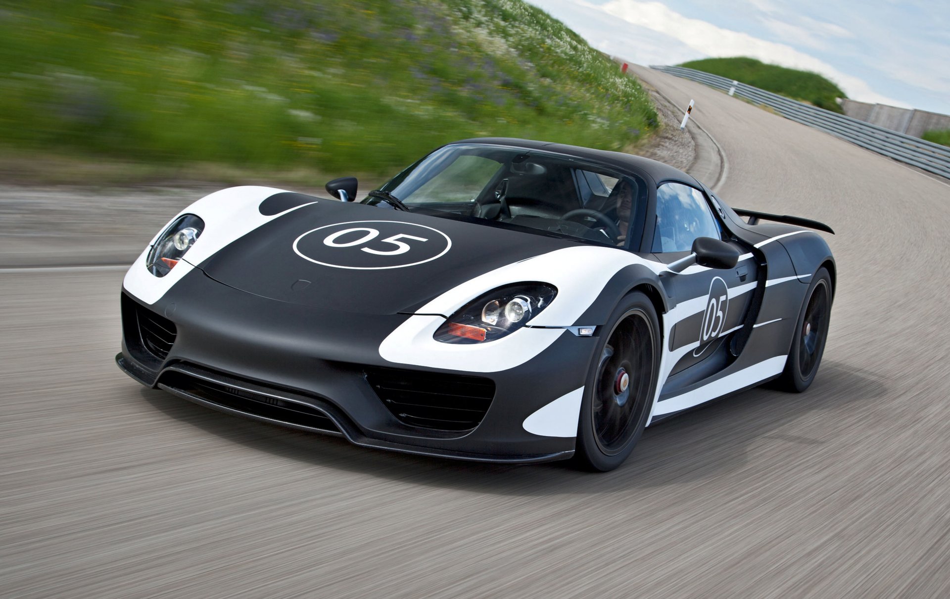 porsche 918 spyder voiture route