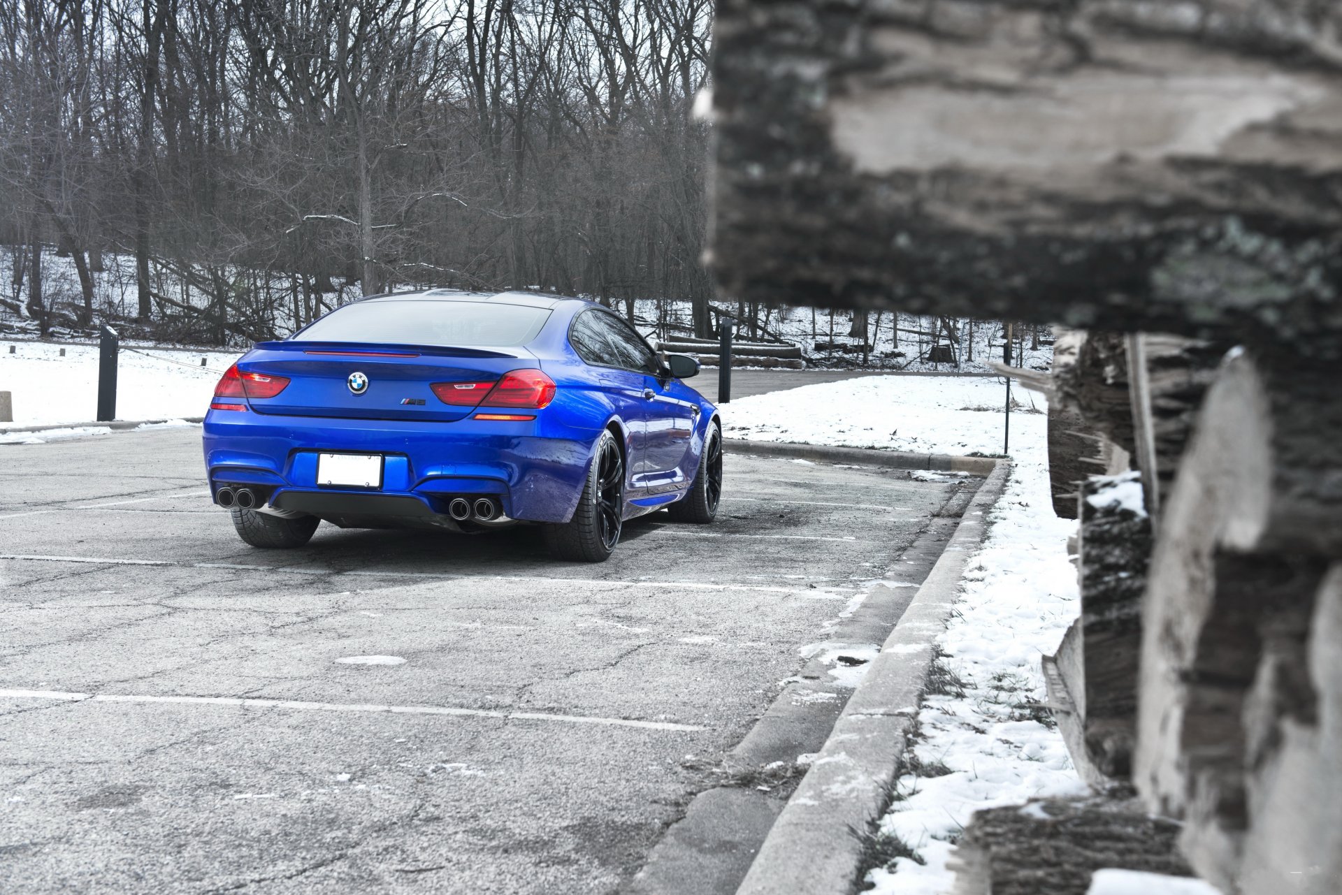 bmw m6 f13 blue winter parking snow rear view tree