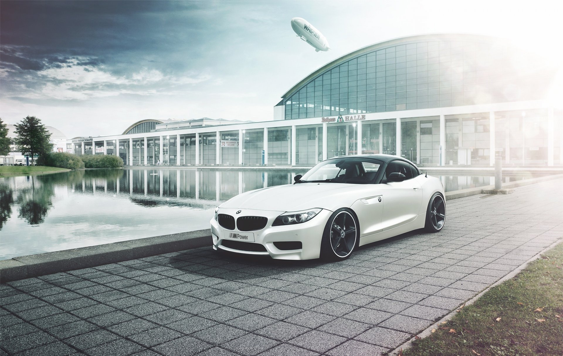 bmw z4 blanc lac bâtiment direzhable