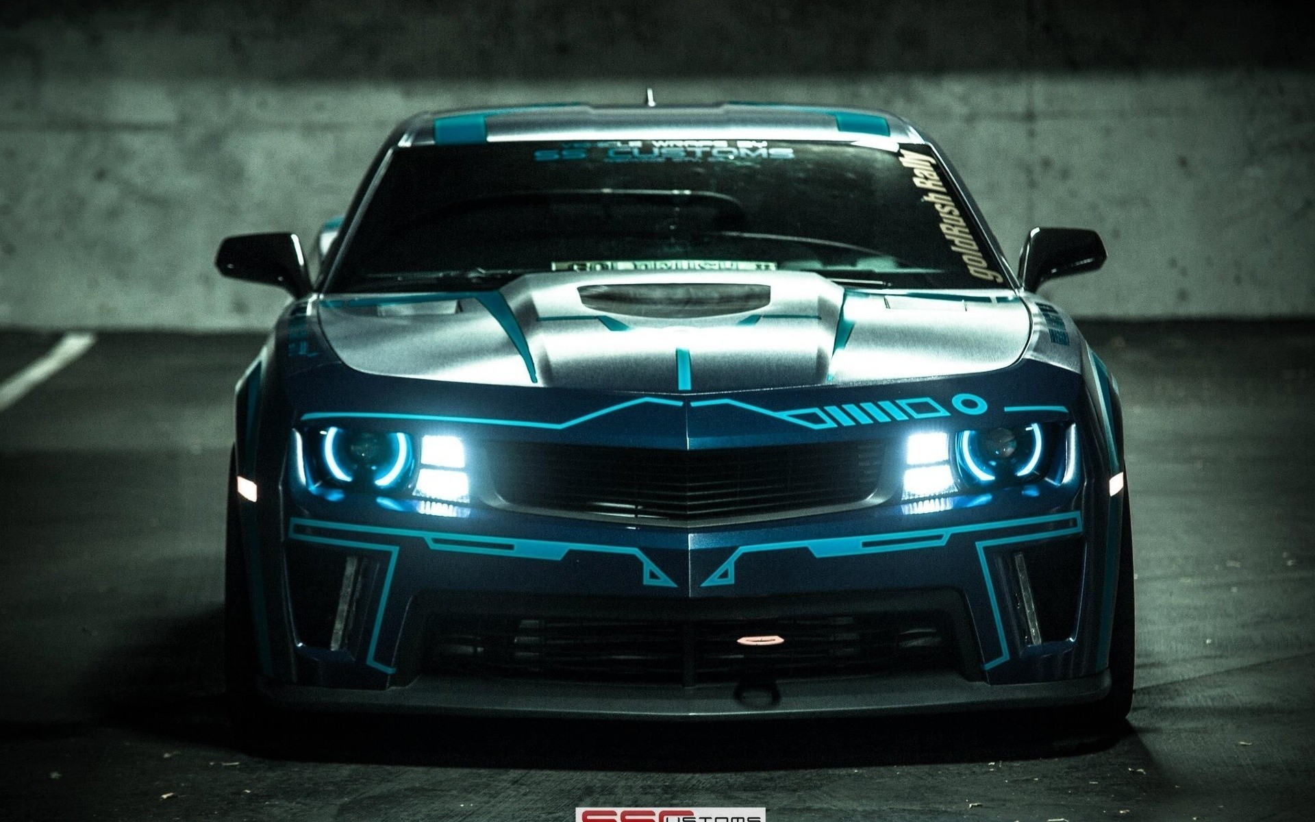 samochód neon camaro szary tron