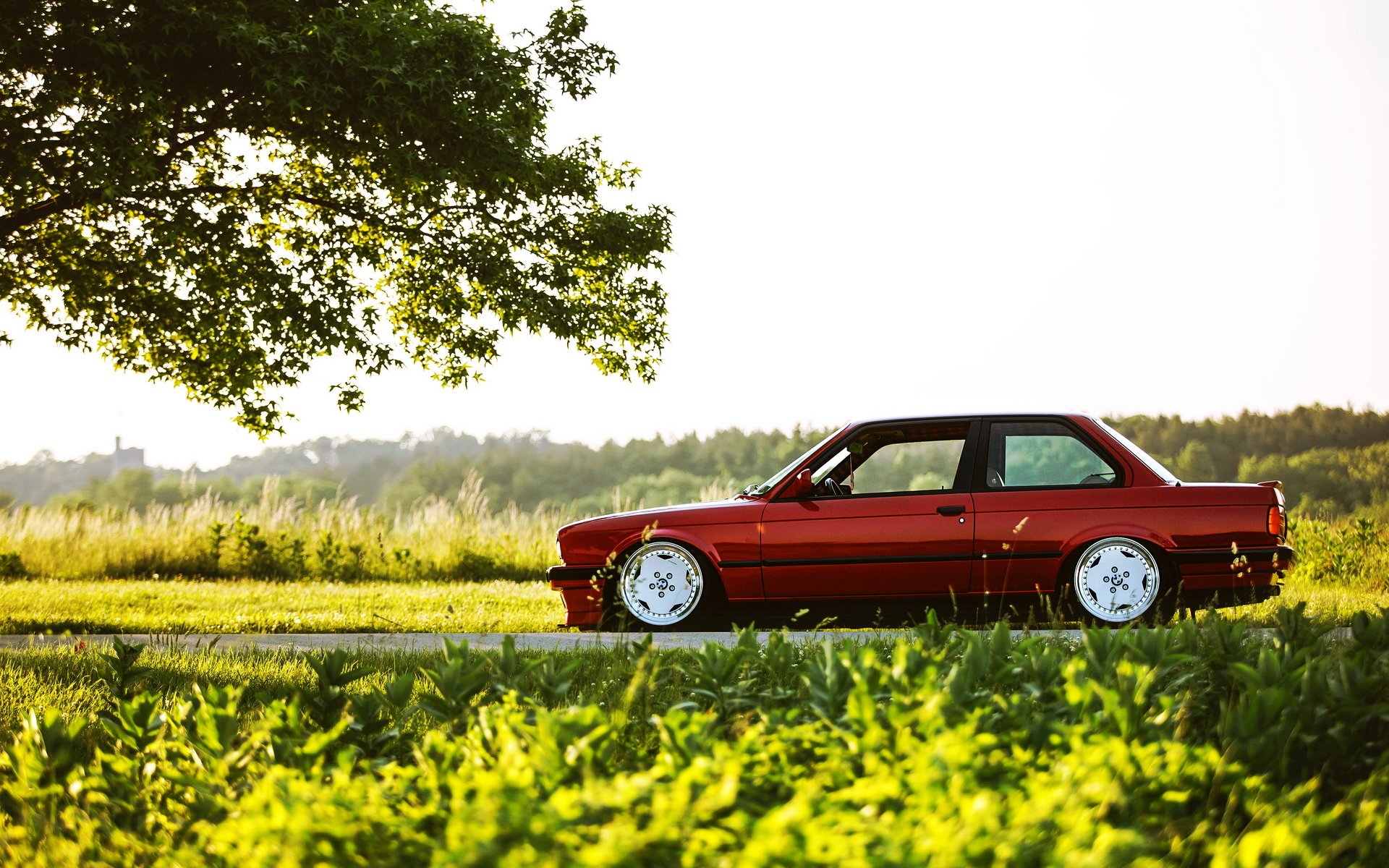 bmw e30 samochód treshka seria 3 czerwone tuning