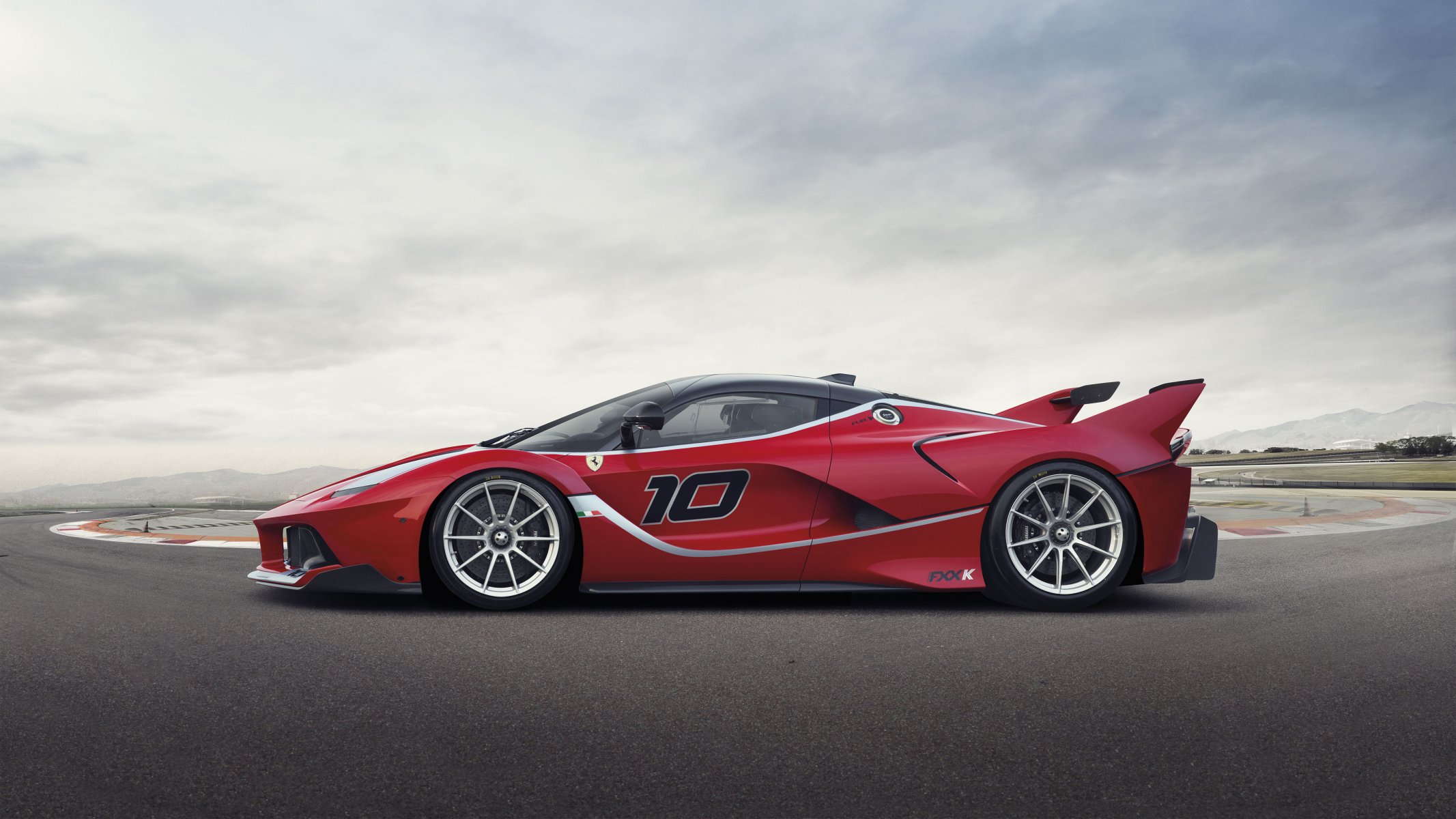 ferrari fxx k ferrari supersamochód zobacz bok czerwone