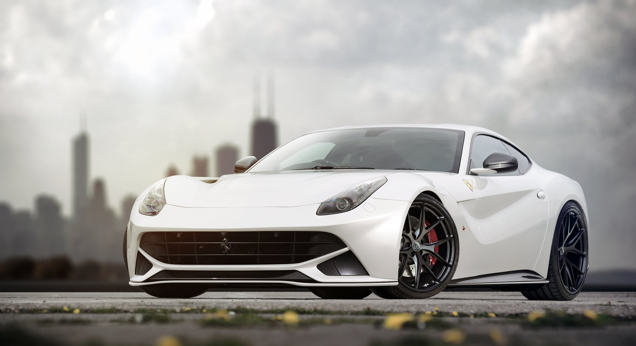 ferrari f12 berlinetta blanco por jackdarton