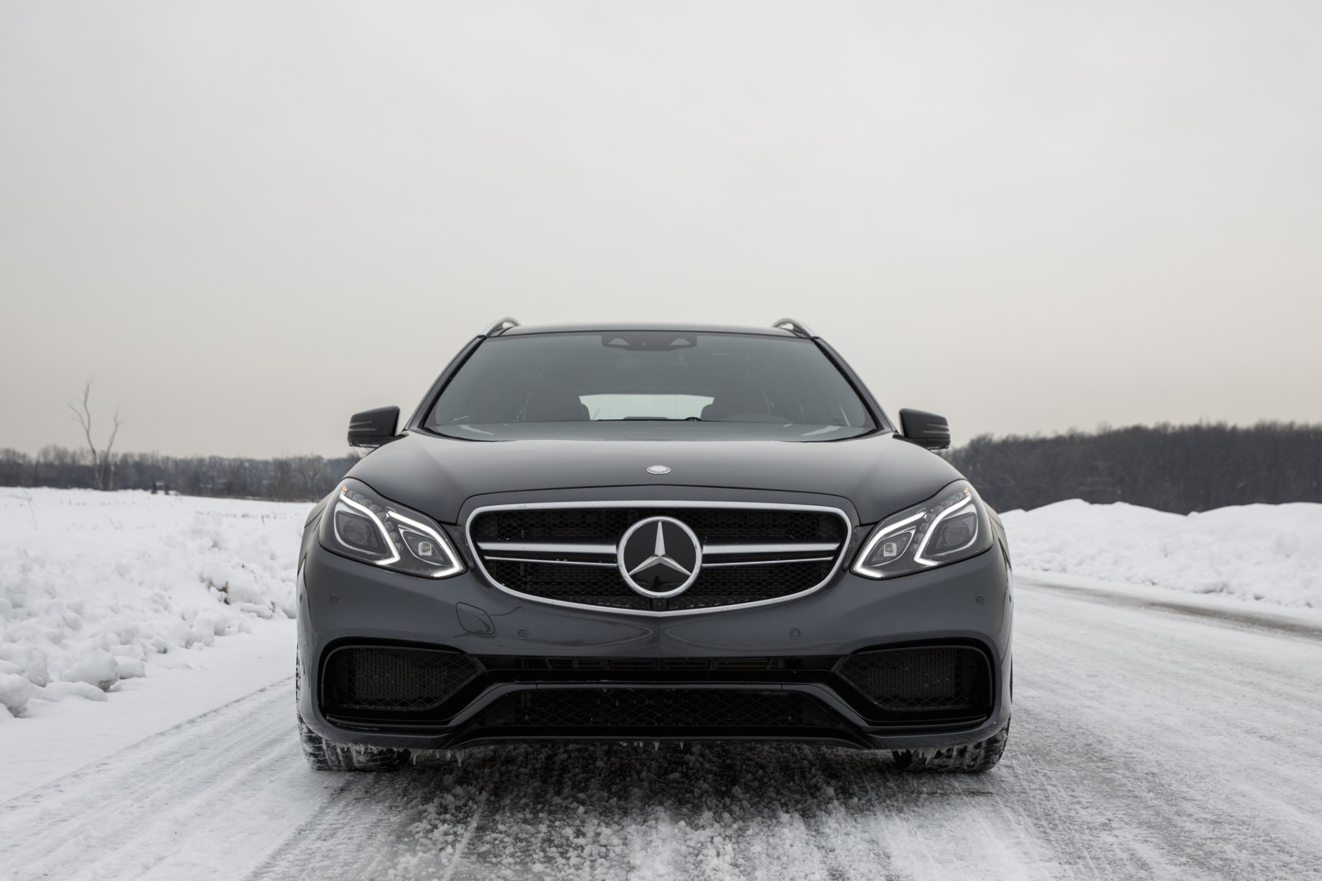 mercedes e63 amg s-modell 4matic winter schnee