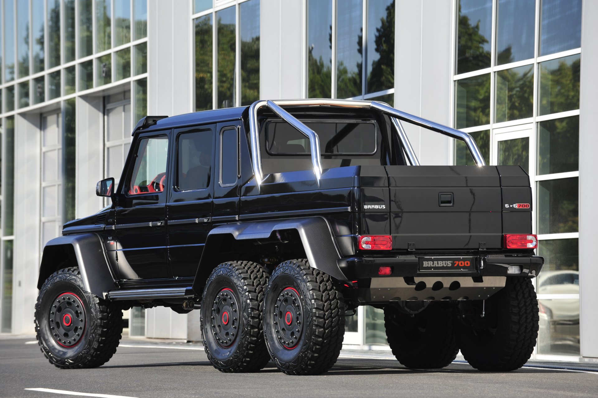 brabus 7006x6 mercedes-benz g63 w463 amg rückwärts gebäude