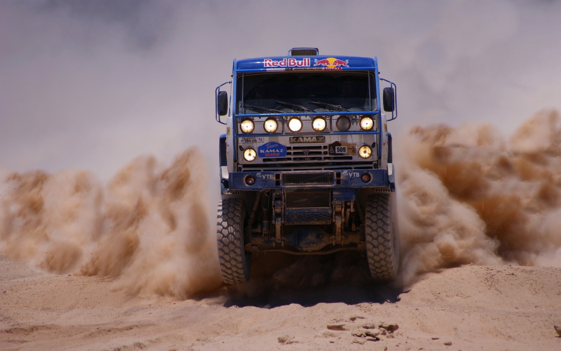 dakar polvo rally primera línea maestro kamaz arena