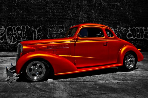 Rojo retrocar Chevrolet Hot Rod clásico, coche viejo