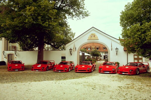 Ferrari f40 красные ворота
