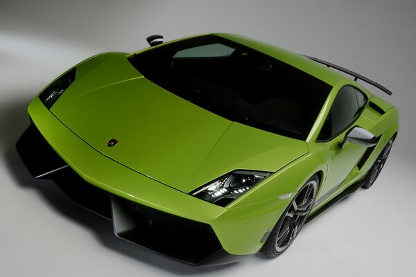 Grüner lamborghini gallardo lp570-4 superleggera