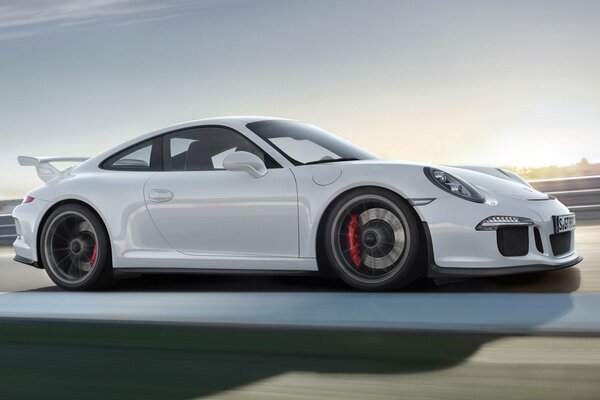 Porsche 911 bianco foto in movimento