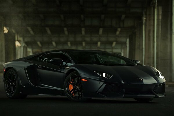 Lamborghini Aventador lp700 - 4 noir couleur vue latérale