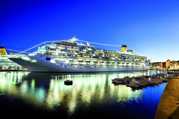 I dream of sailing on such a cruise ship to rest