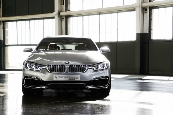 Серебряный bmw 4 серии хром