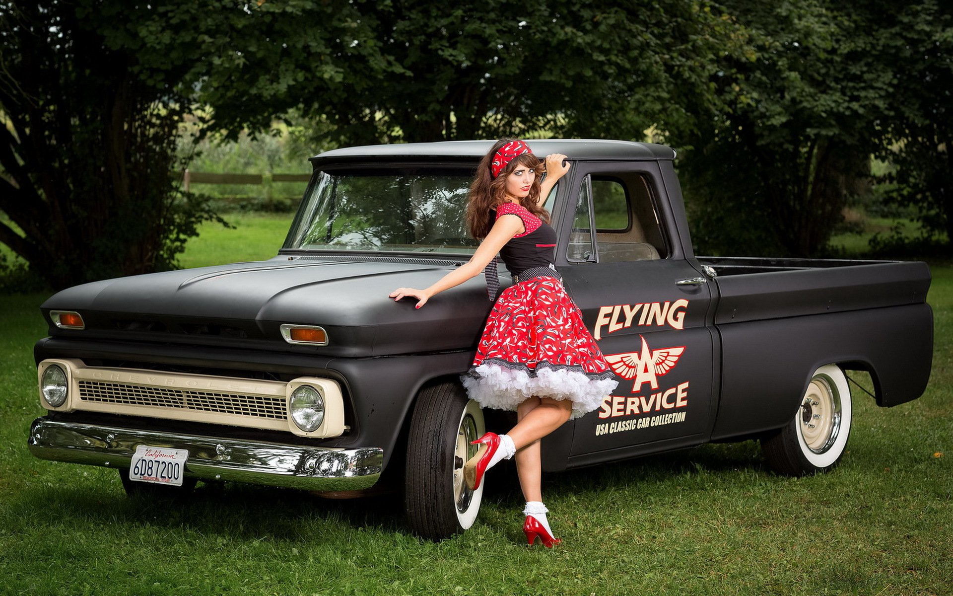 chevrolet c10 camioncino ragazza