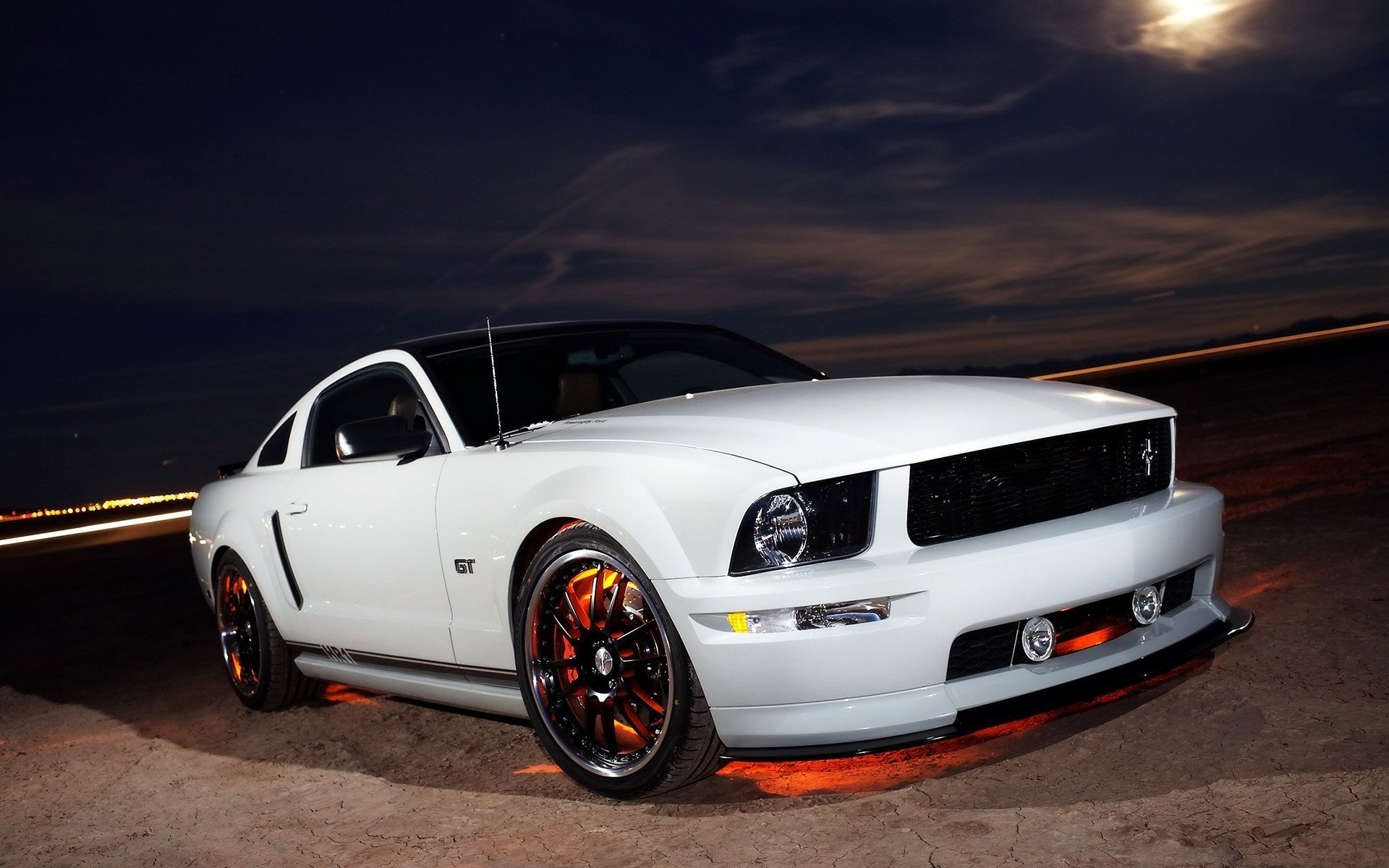 ford mustang blanc nuit