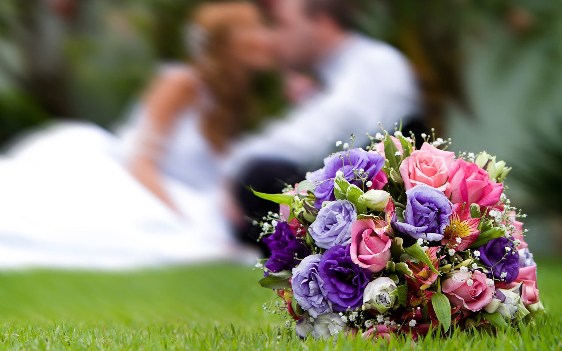 mariée amer bouquet fleurs jeunes mariés sentiments mariage vacances marié mariée amour flou bouquet de mariée tendresse roses