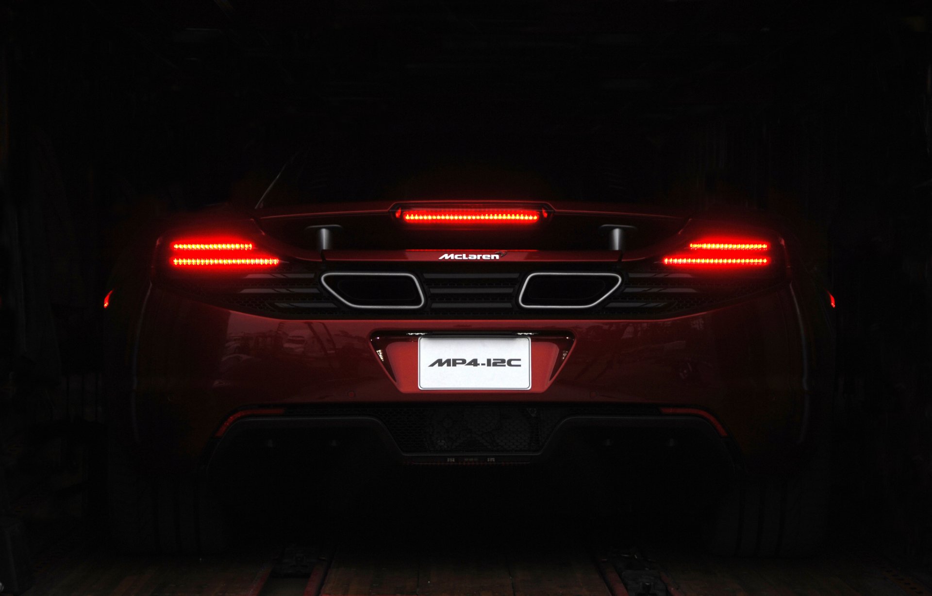 mclaren mp4 12c rojo oscuro luz superdeportivo atrás rojo