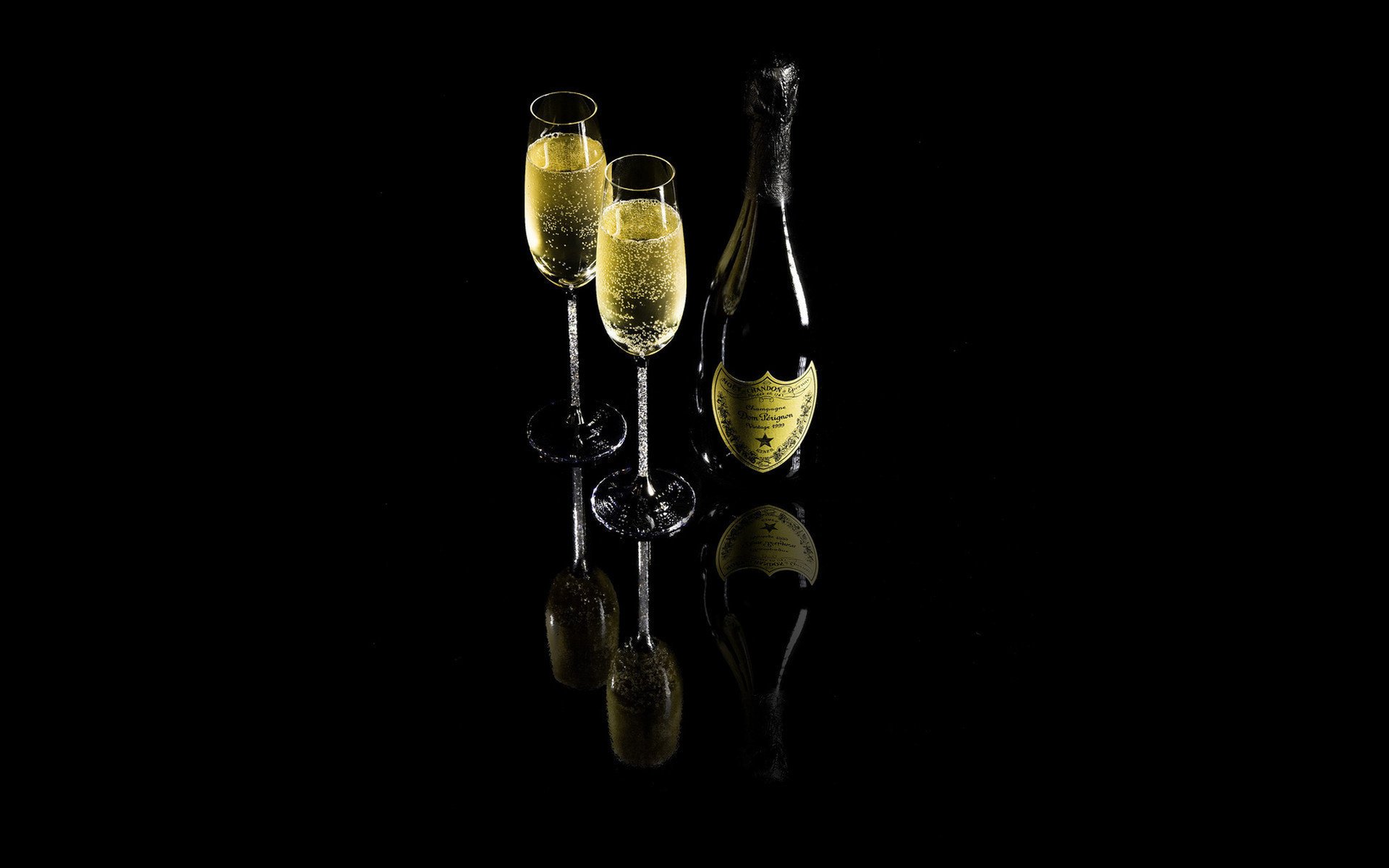 dom perignon champagner sekt champagne getränke schwarzer hintergrund reflexion luxus flasche gläser alkohol alkohol binge