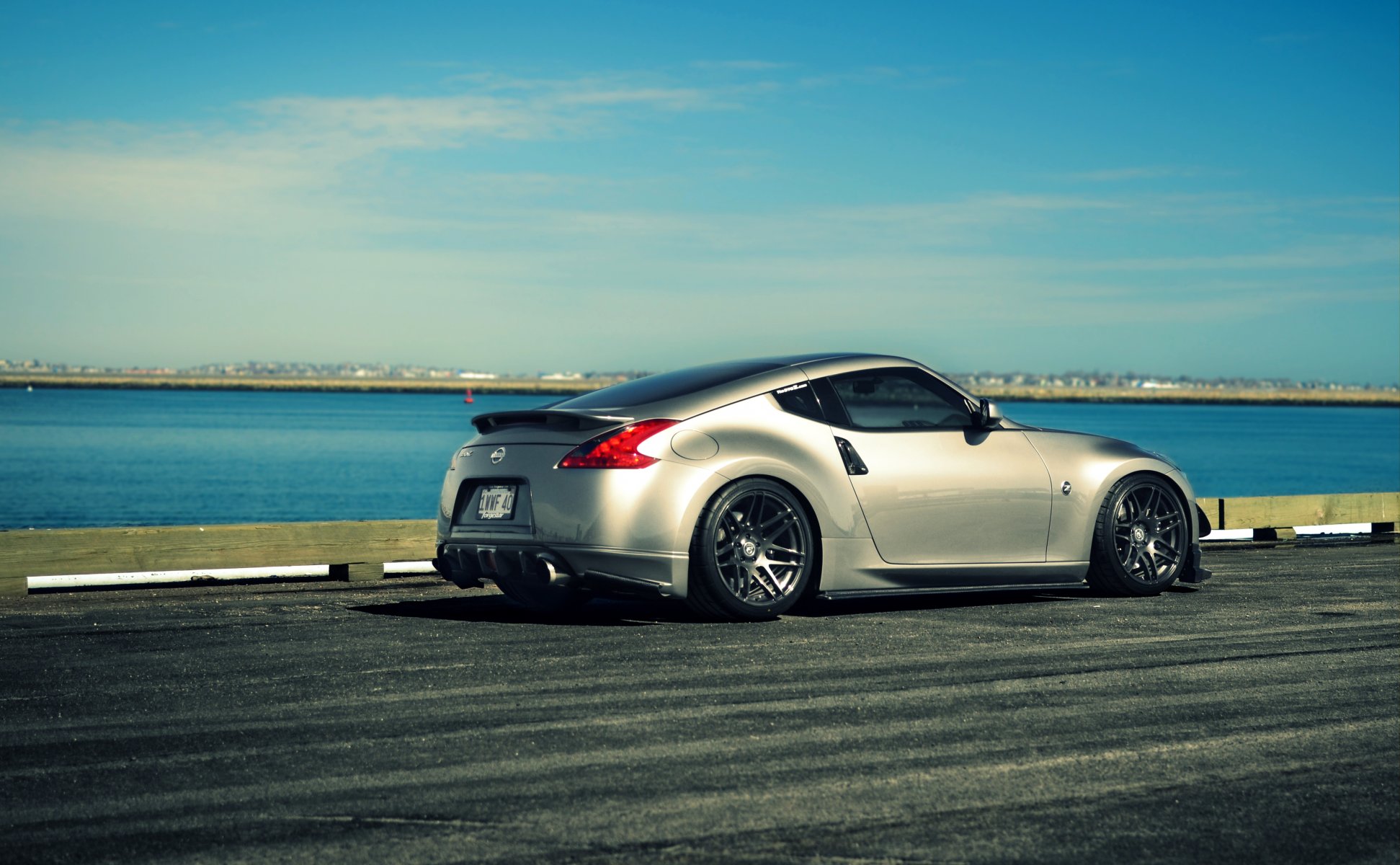 nissan 370z argent jdm rearside nissan métallique voiture de sport