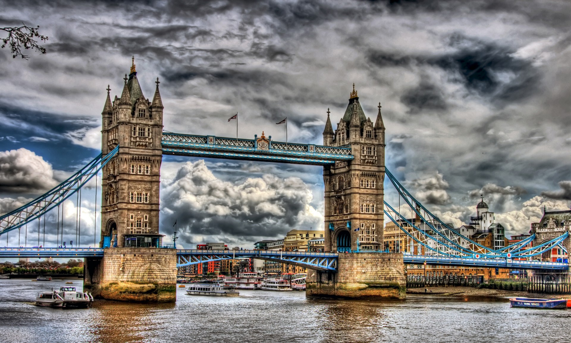 londra ponte fiume