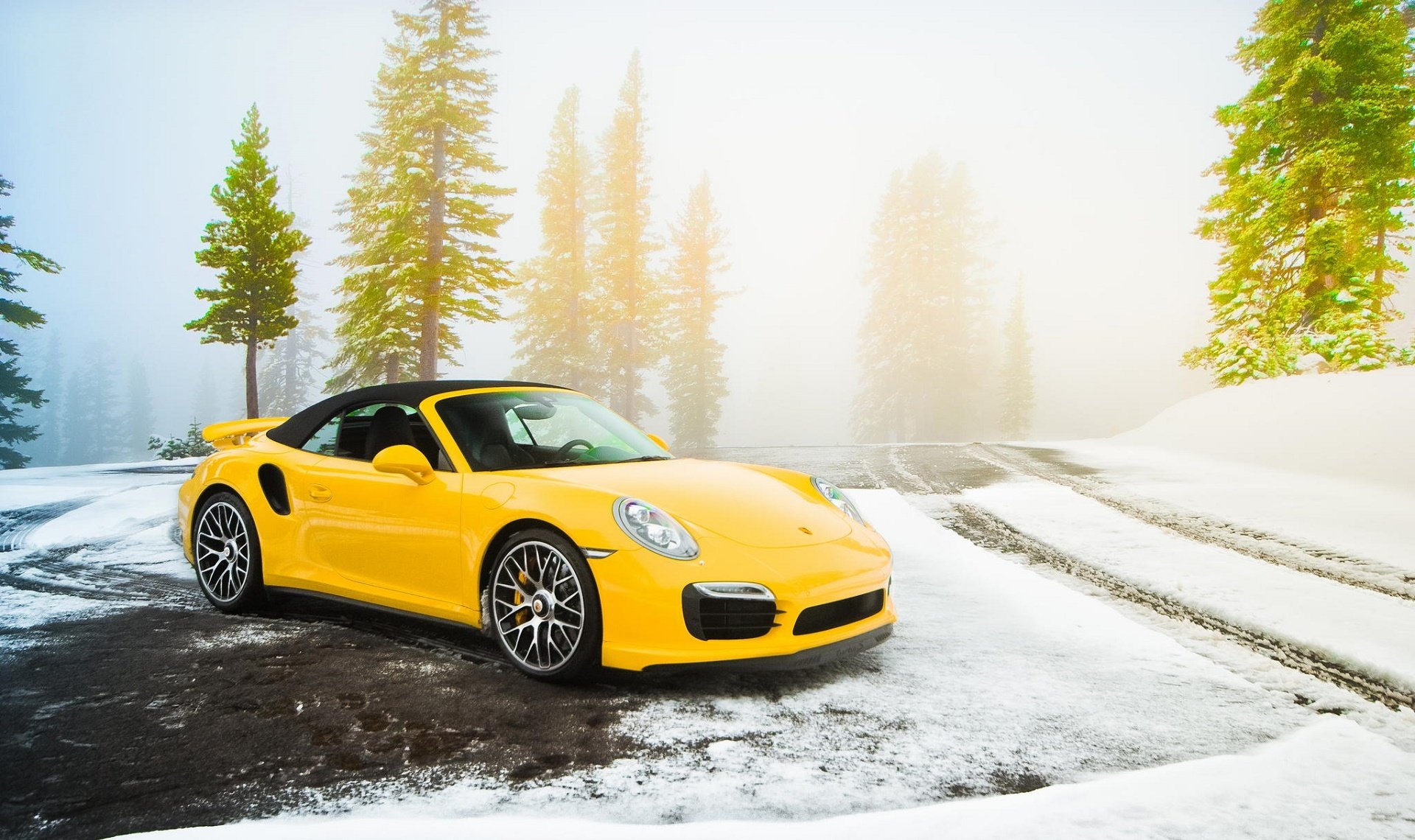 porsche turbo s кабриолет 2014 снег суперкар желтый дорога ель порше