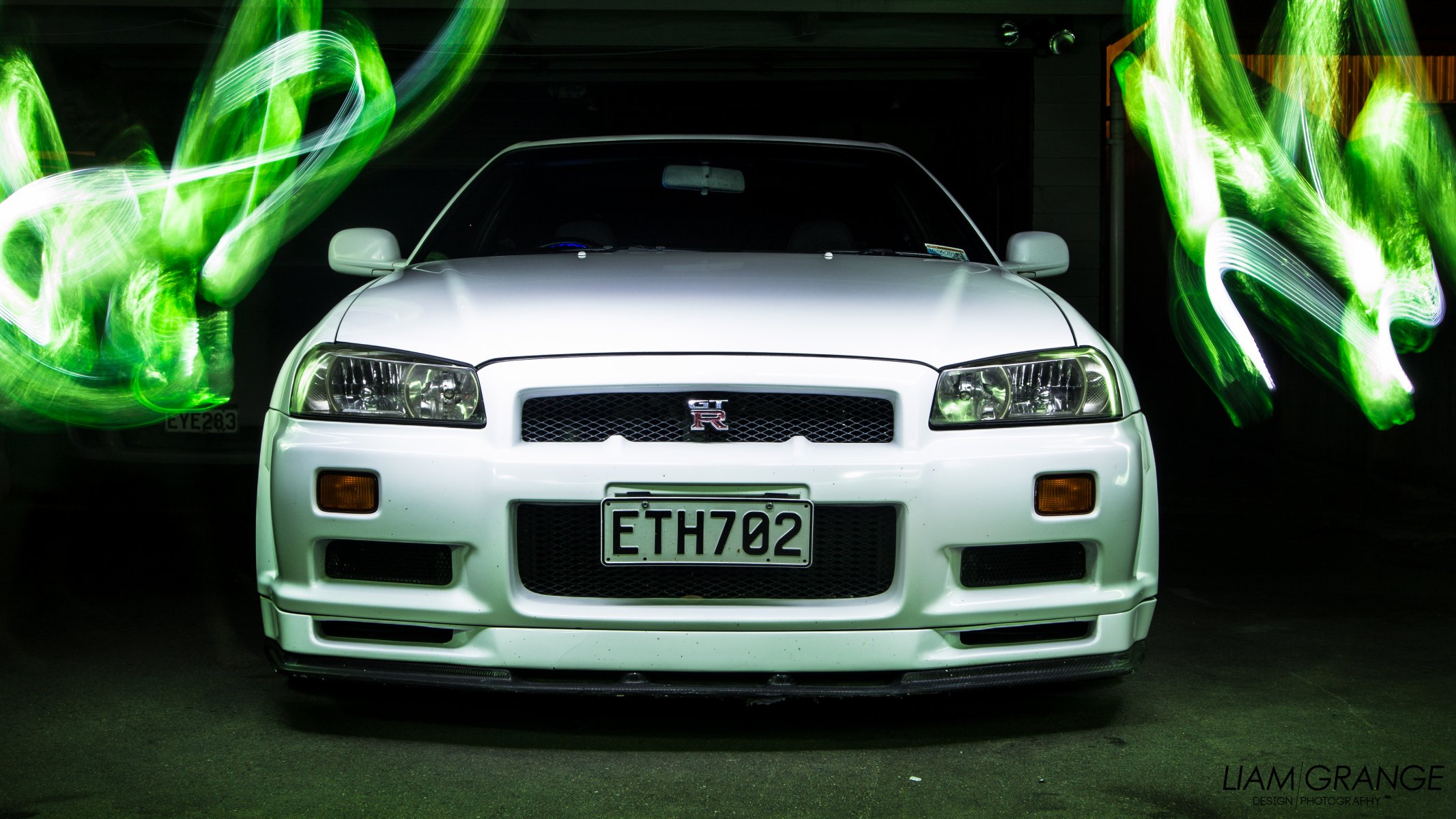 nissan orizzonte gtr gt-r r34 vspec v spec jdm nissan skyline bianco grafica photoshop liam grange