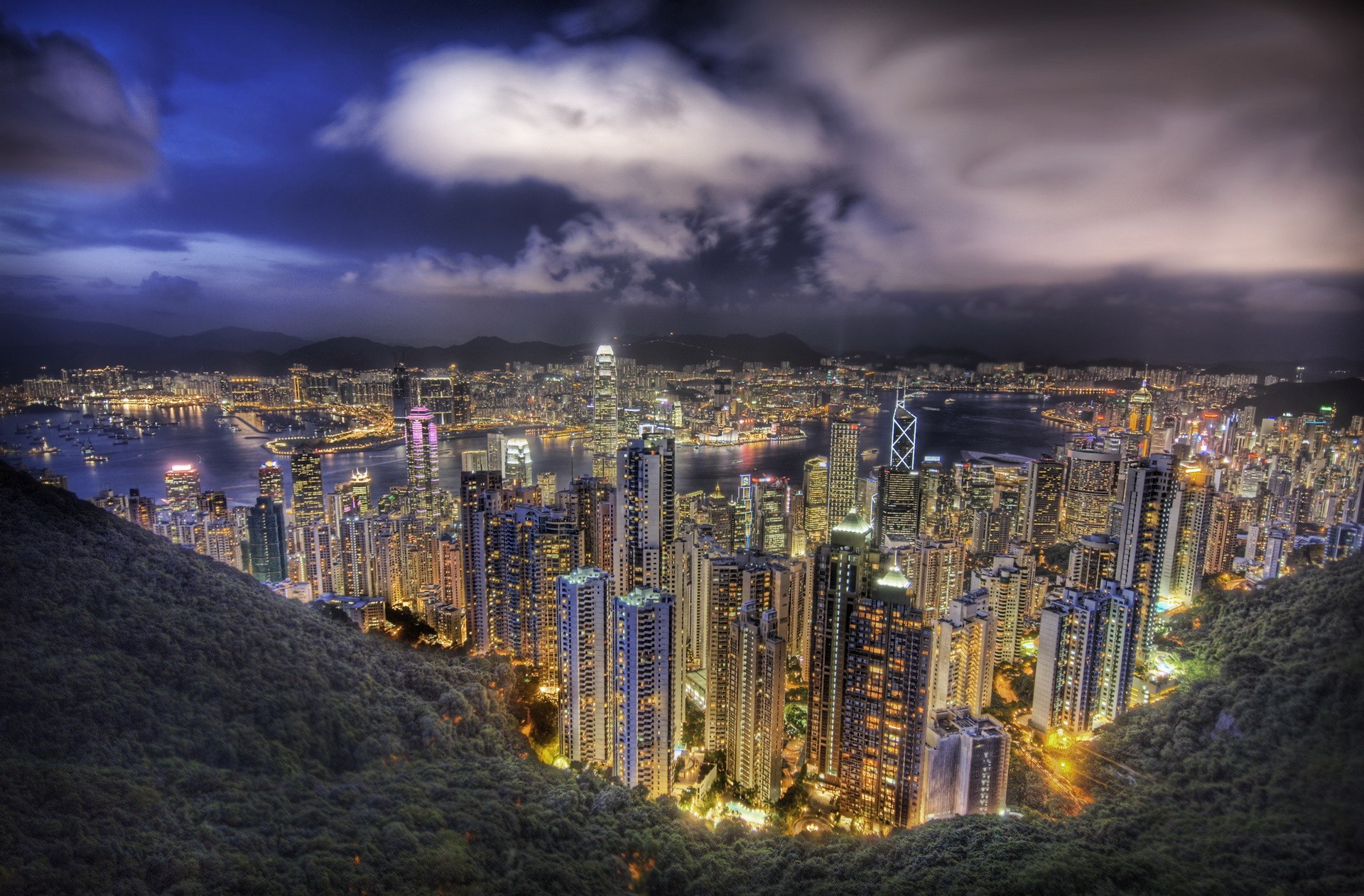 gratte-ciel hong kong lumières ciel vallée