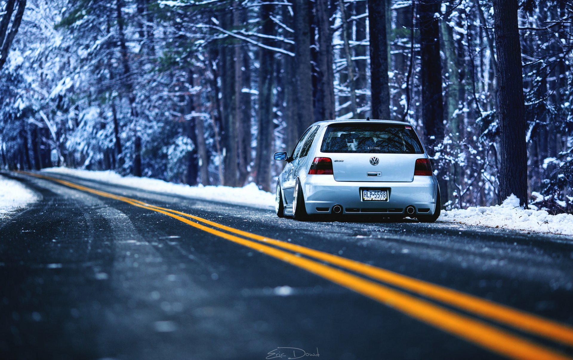 volkswagen r32 mk4 hiver route marquage forêt