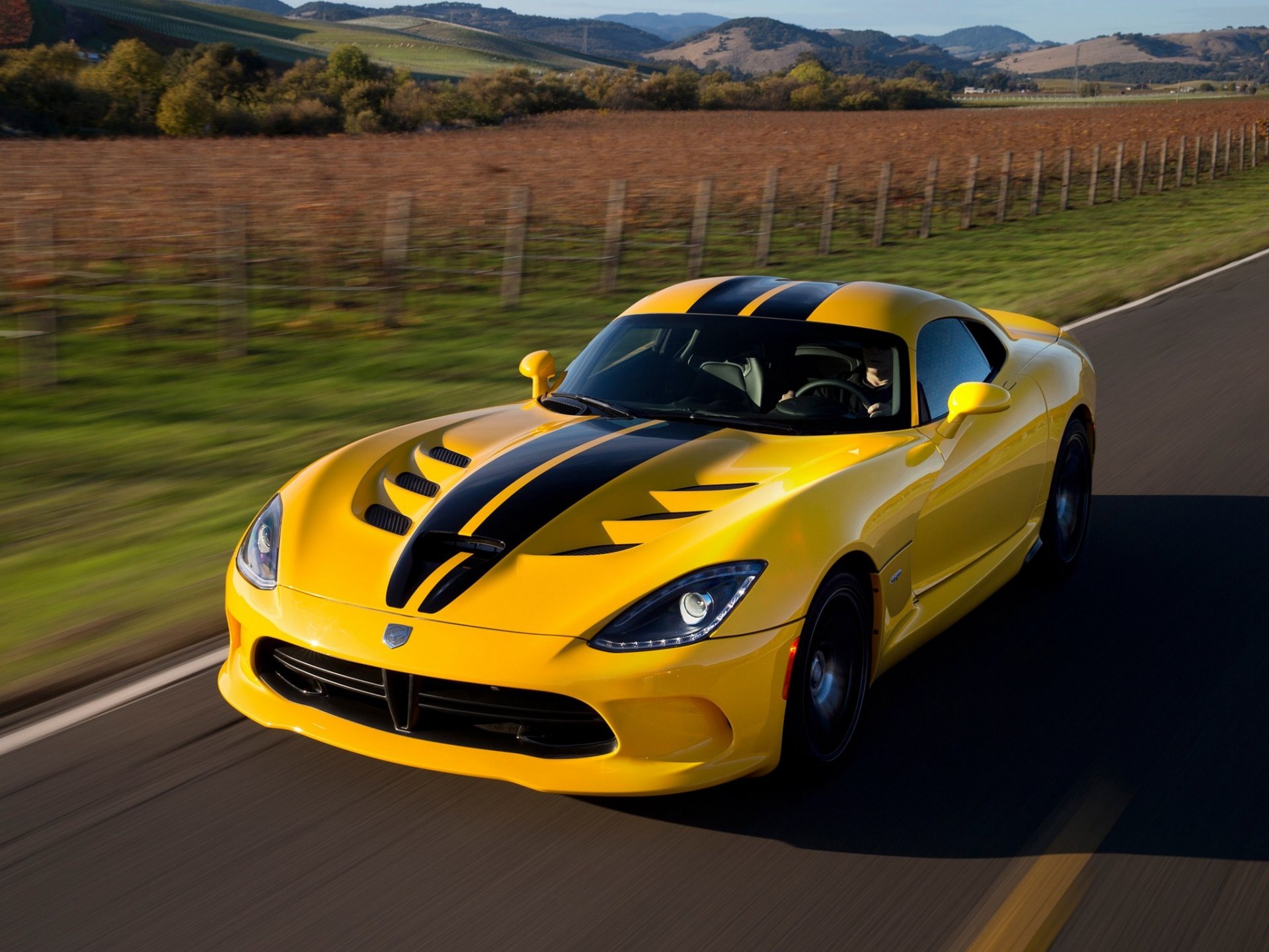 dodge viper srt gts amarillo rayas carretera velocidad negro