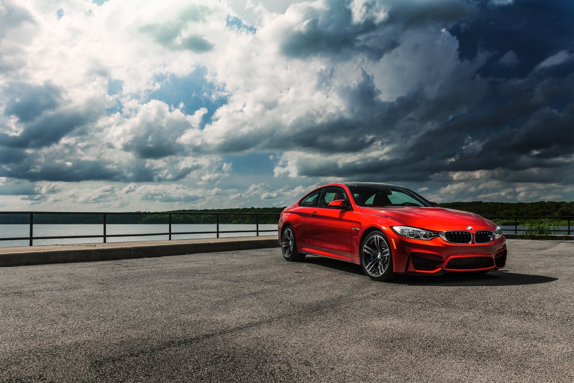 bmw m4 f82 orange bmw quai ciel nuages