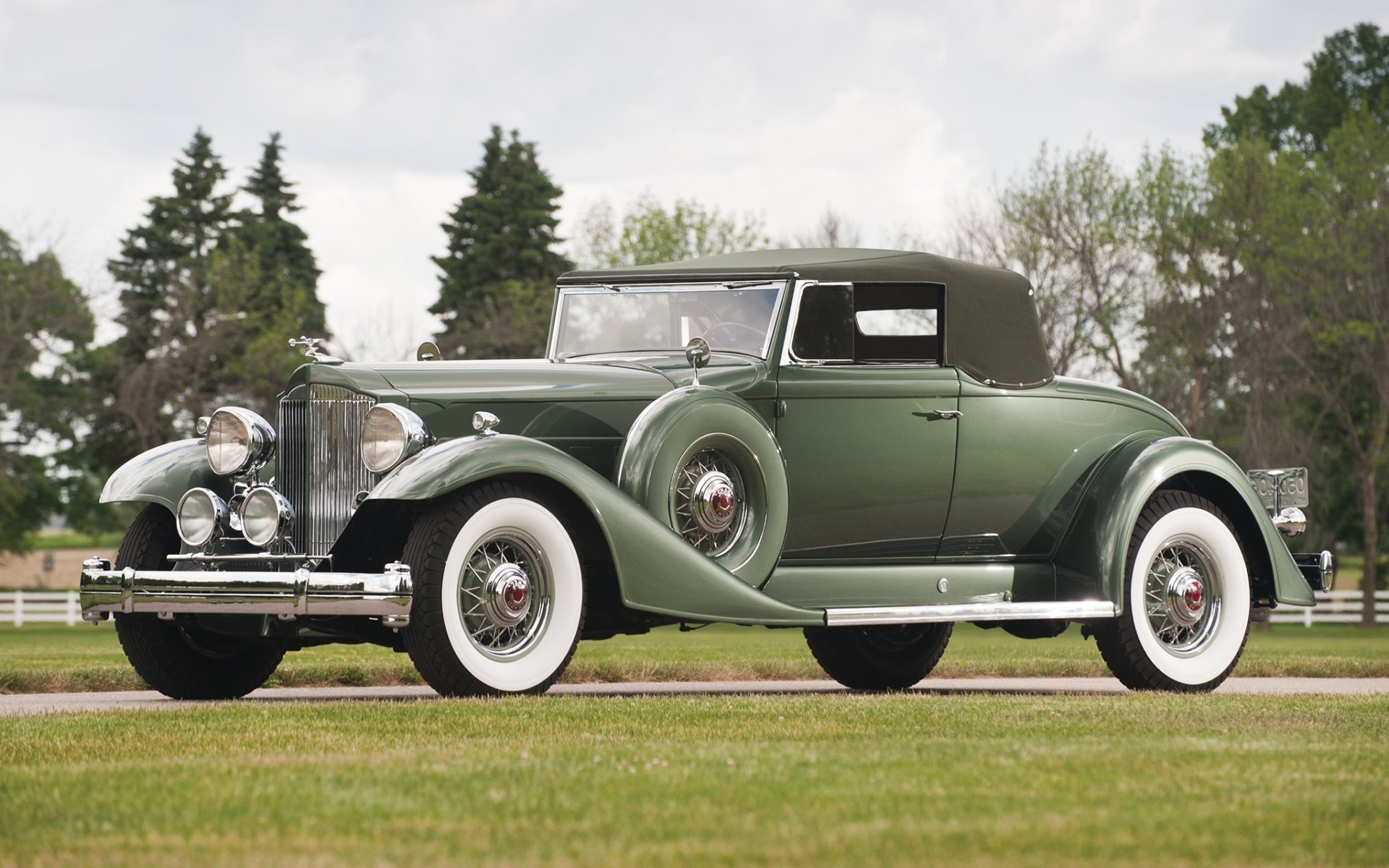 packard zwölf coupé 1933 packard twelve cabrio coupé front retro