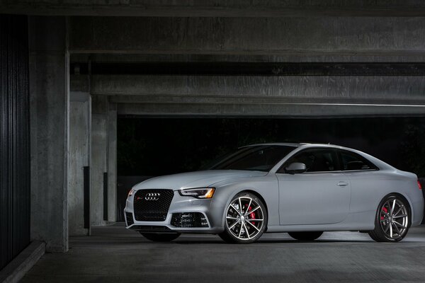 White audi rs5, 2015 model year