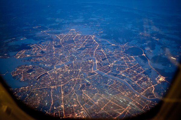 Blick aus der Höhe. Sankt Petersburg. Nachtlichter