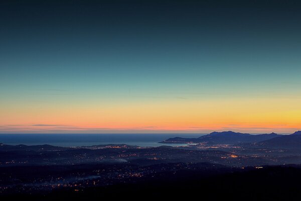 Horizon de ciel nocturne coucher de soleil