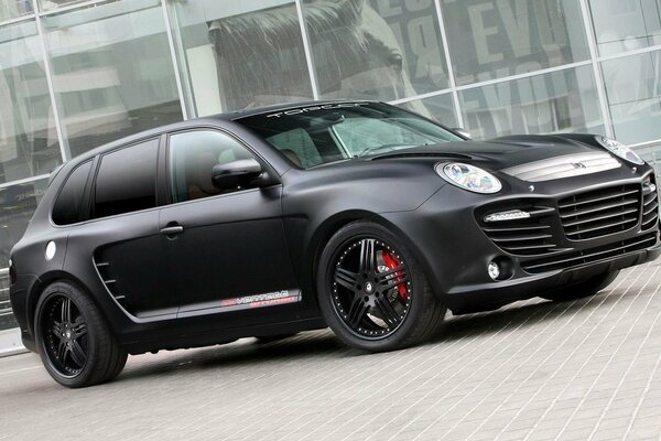 Porsche Cayenne, façade en verre du bâtiment