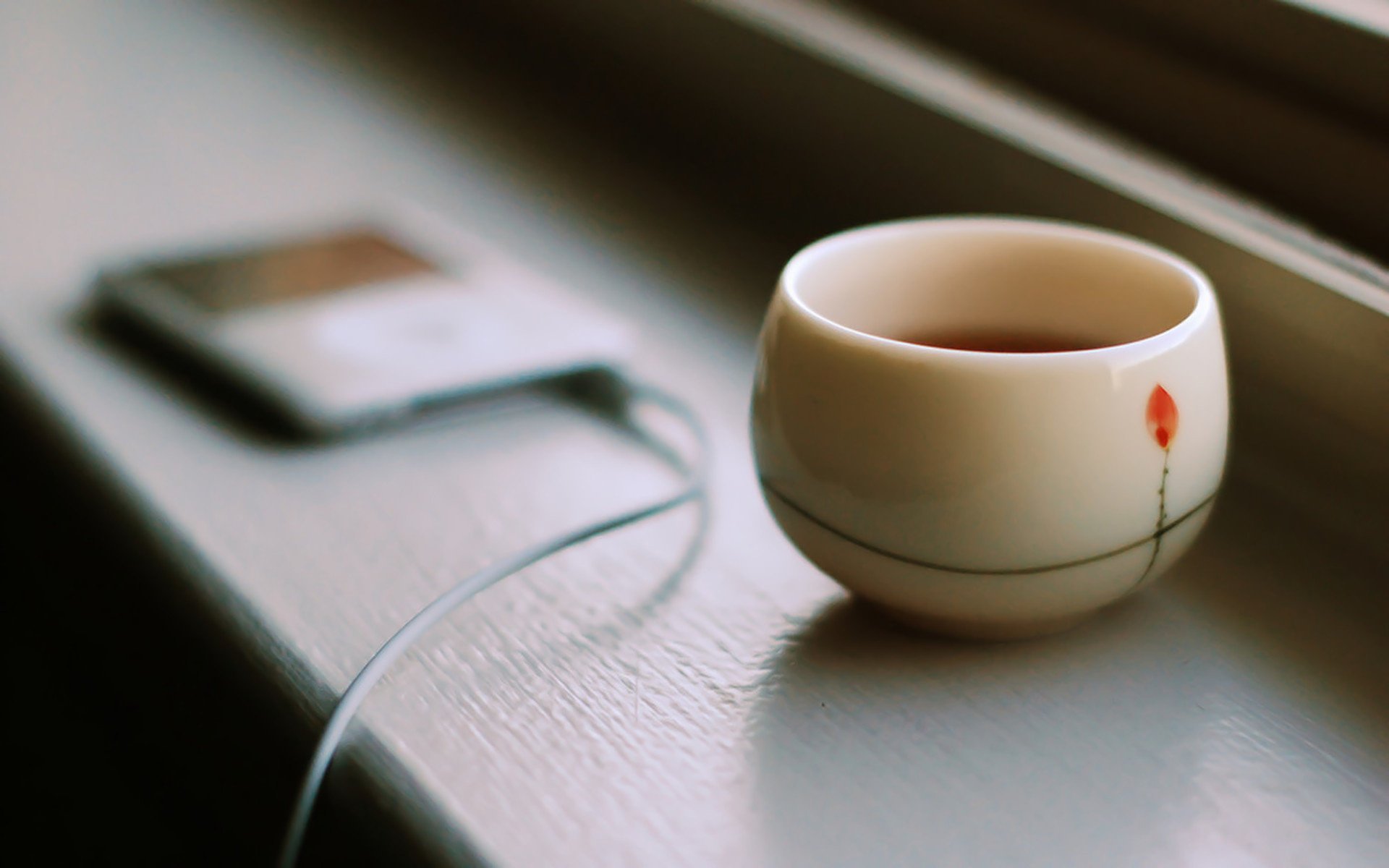 ner cov bebidas alféizar de la ventana taza